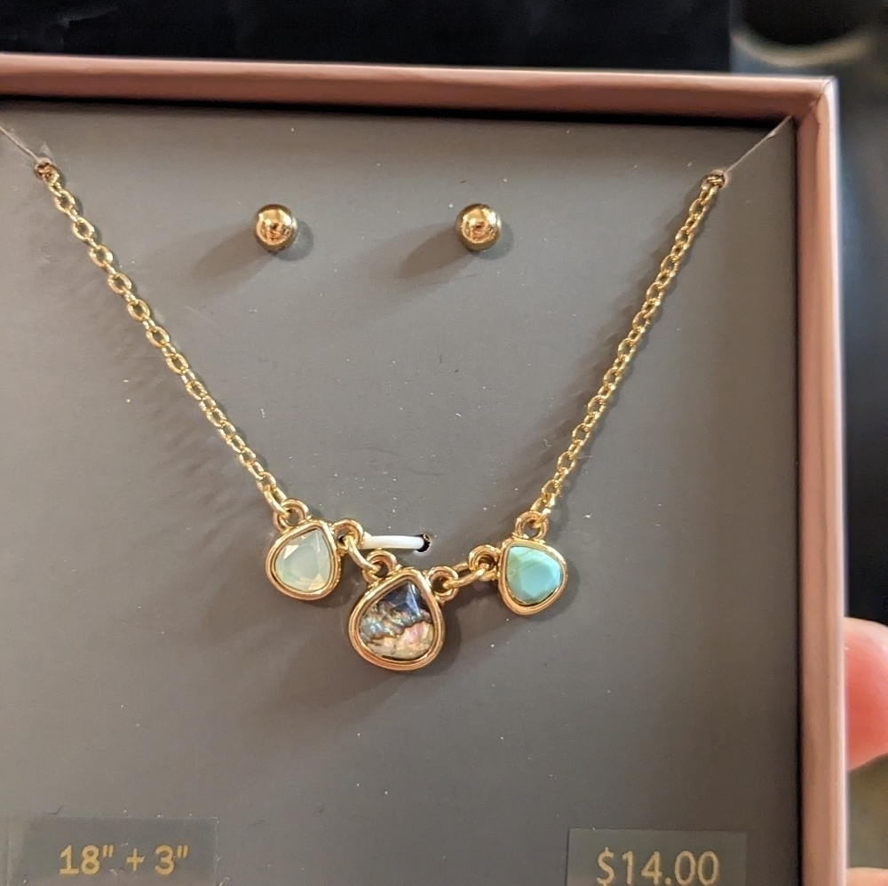 Gold Tone Jeweled Necklace‎ and Earring Box Set